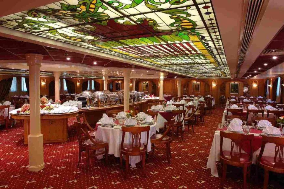 Floating Nile View Apartment *