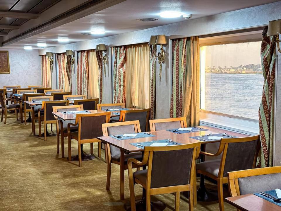 Apartment Floating Nile View Cairo